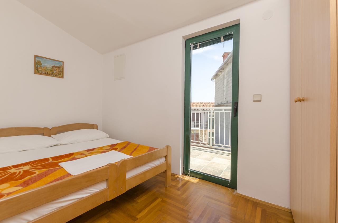 Apartments Mirko Primosten Exterior photo